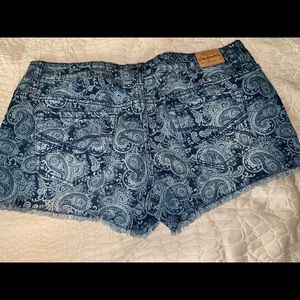 Women’s size 7/8 Aeropostale shorts